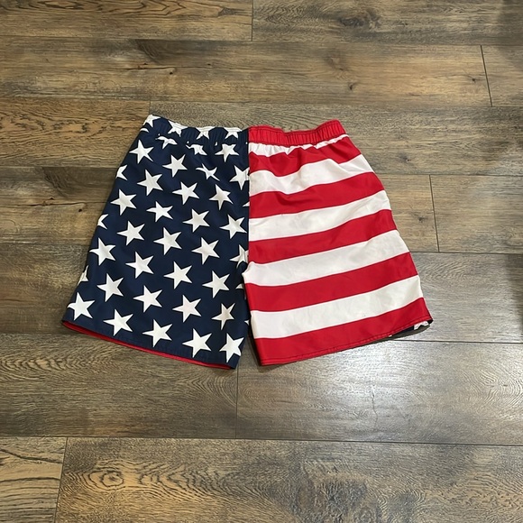 Faded glory, American flag swim trunks size large excellent like new condition - Picture 3 of 3